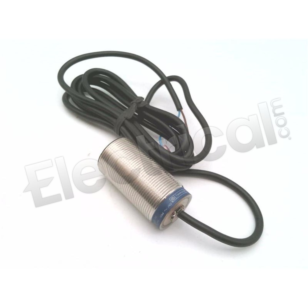 1PCS XS4P18MA230 Brand New Schneider Proximity Sensor